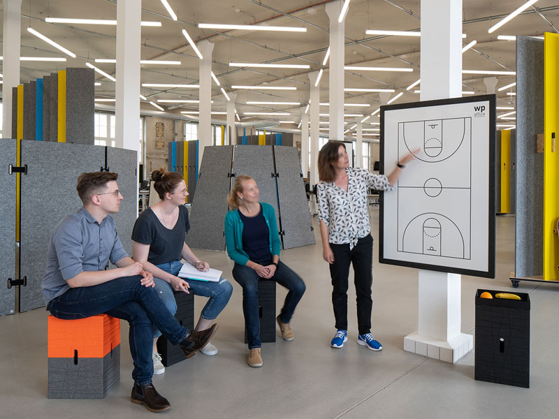 Projekt Staffbase - flexible Büromöbel entwickelt von Xbrick
